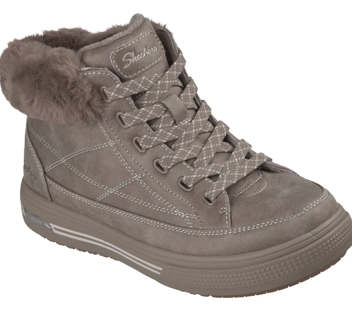 Relaxed Fit: Arch Fit Arcade Boot - Crisp Vibes